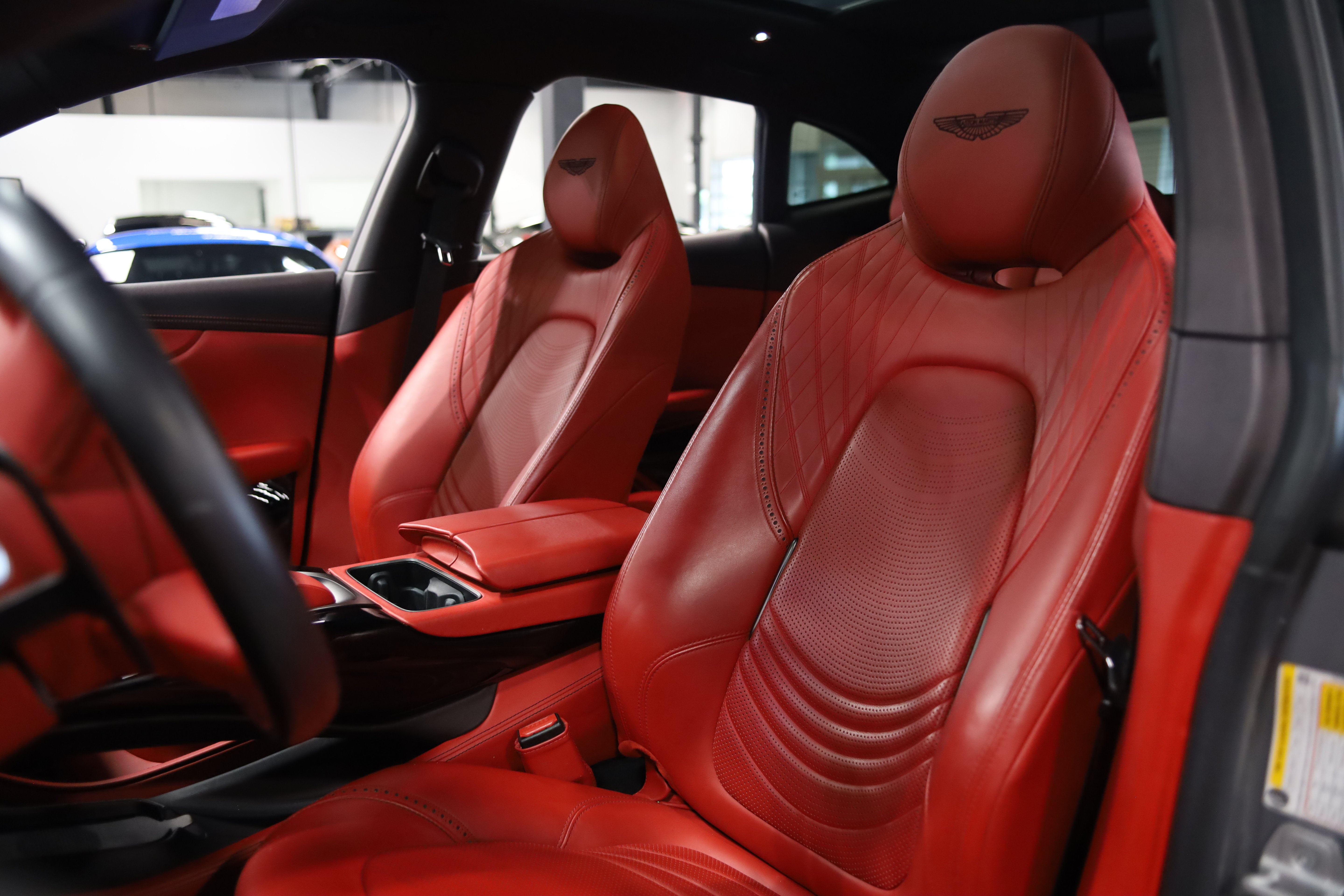 2022 Aston Martin DBX Base