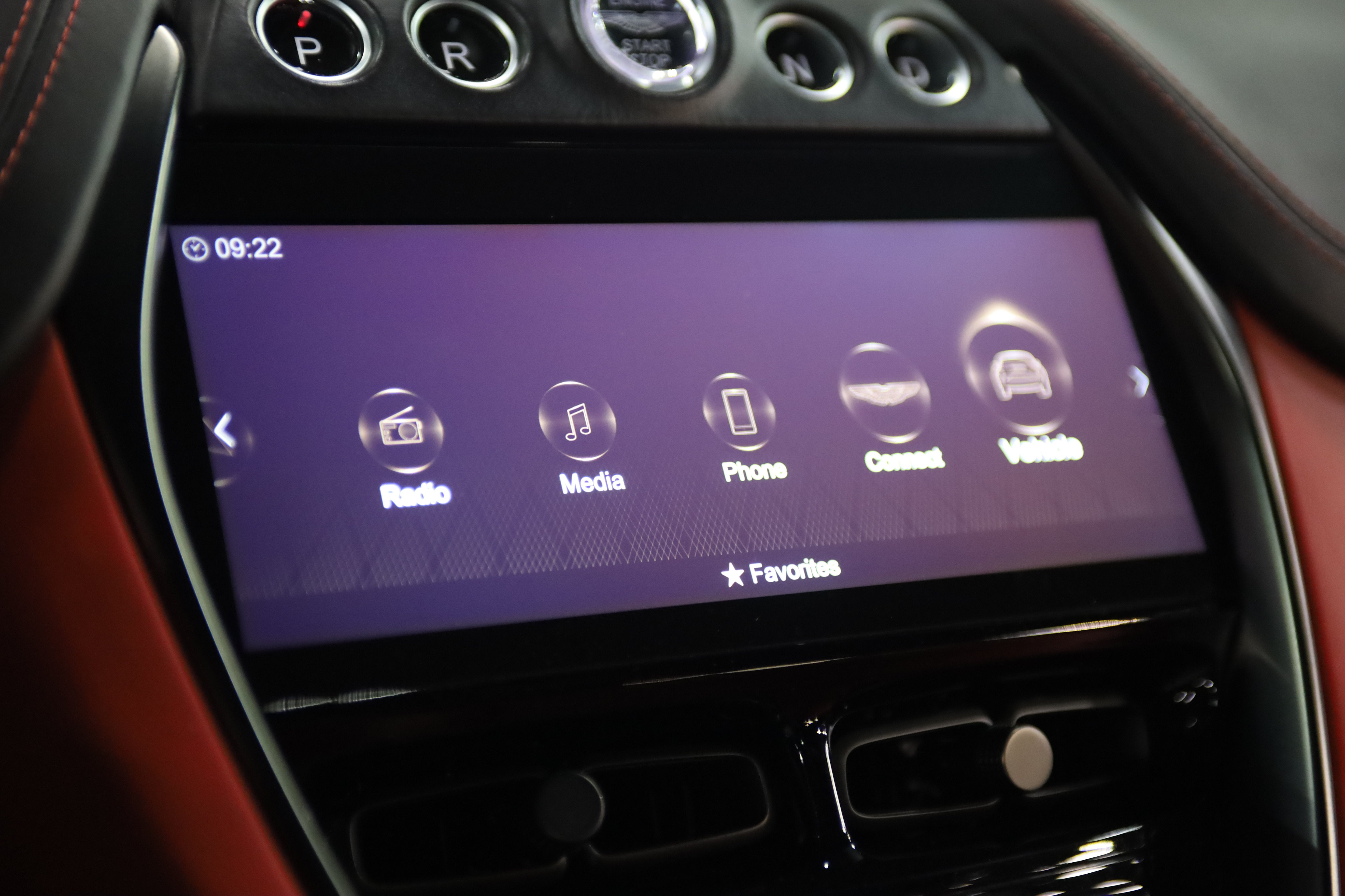 2022 Aston Martin DBX Base
