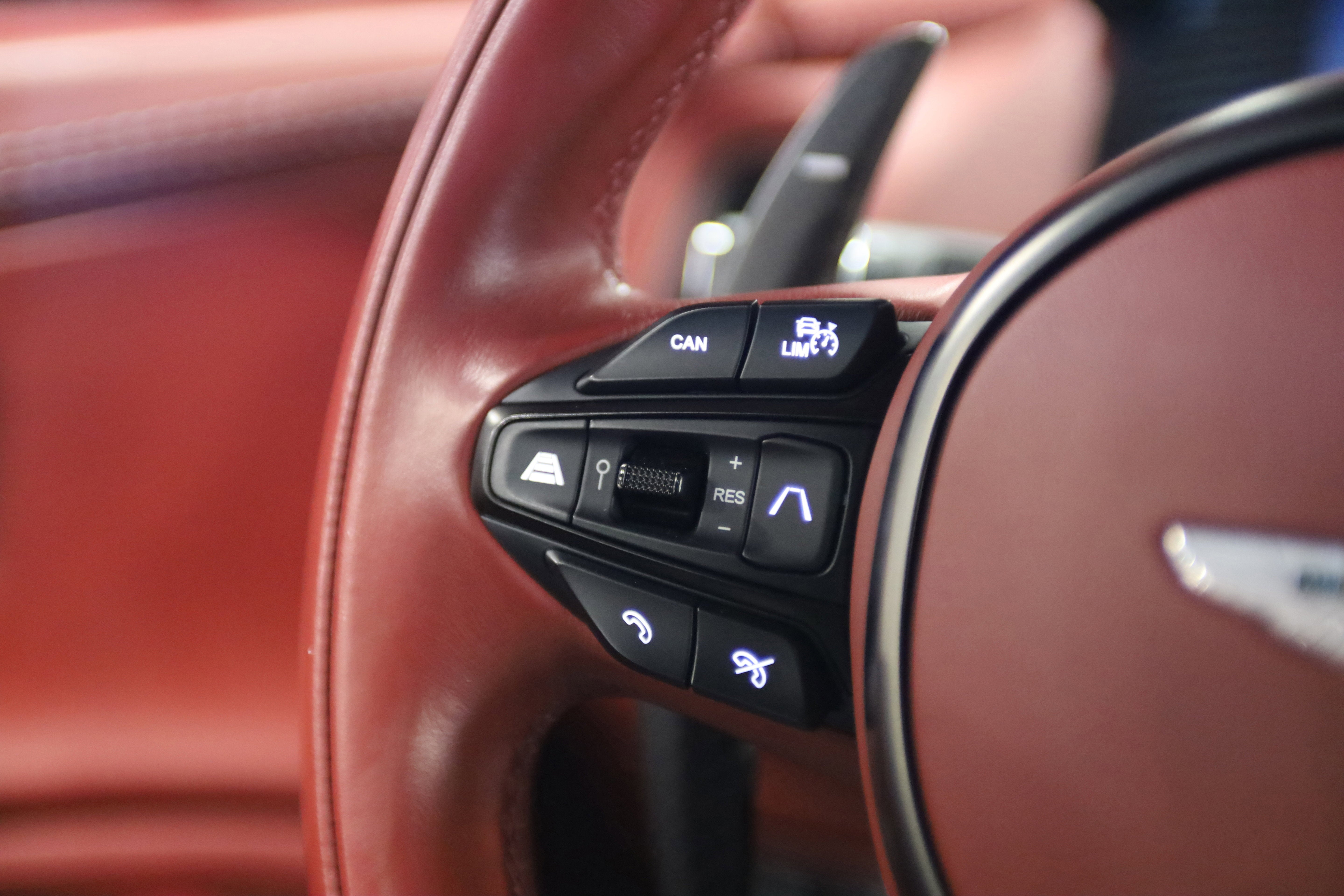 2023 Aston Martin DBX 707