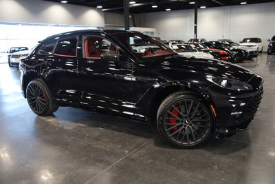 2023 Aston Martin DBX 707