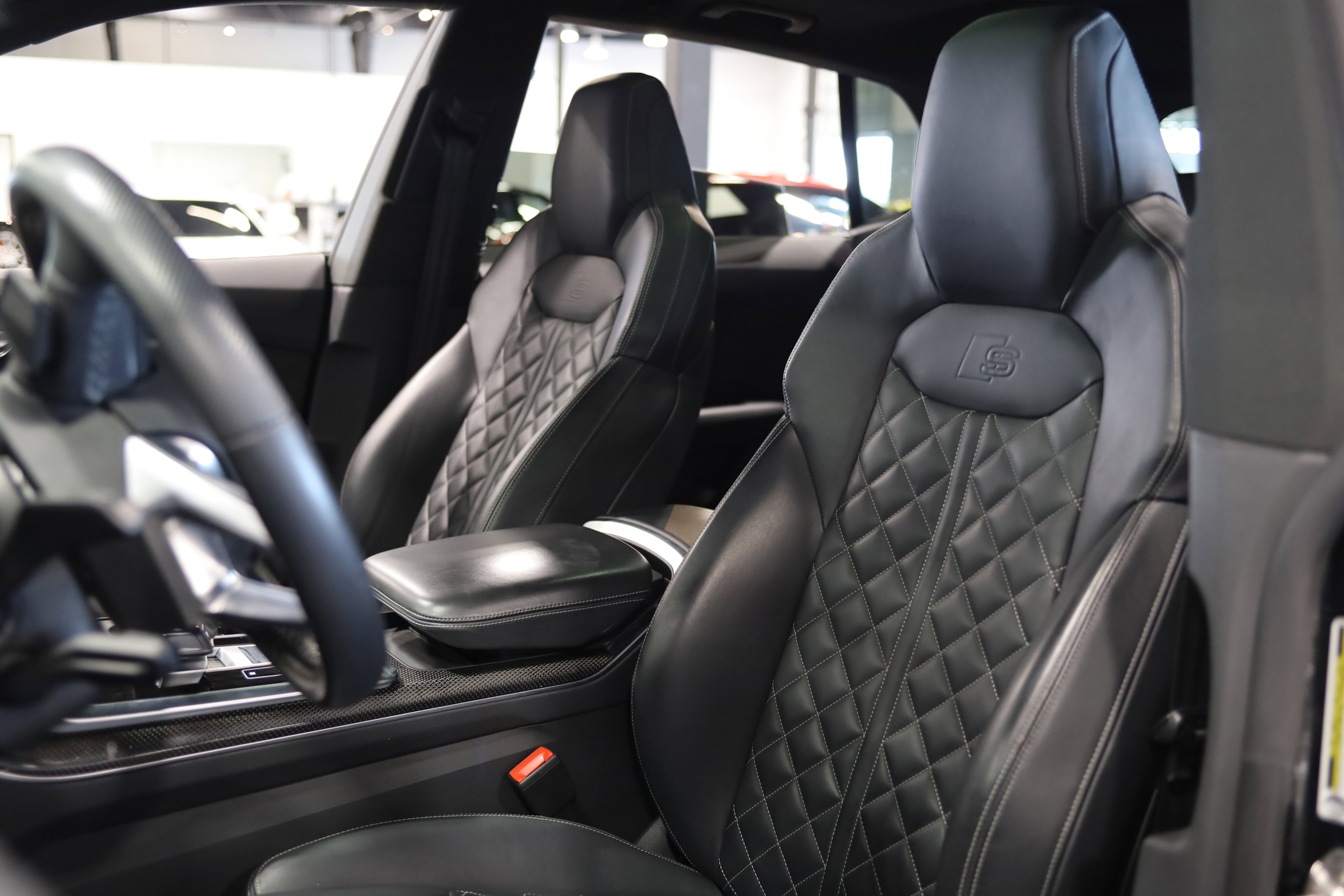 2022 Audi SQ8 Premium Plus