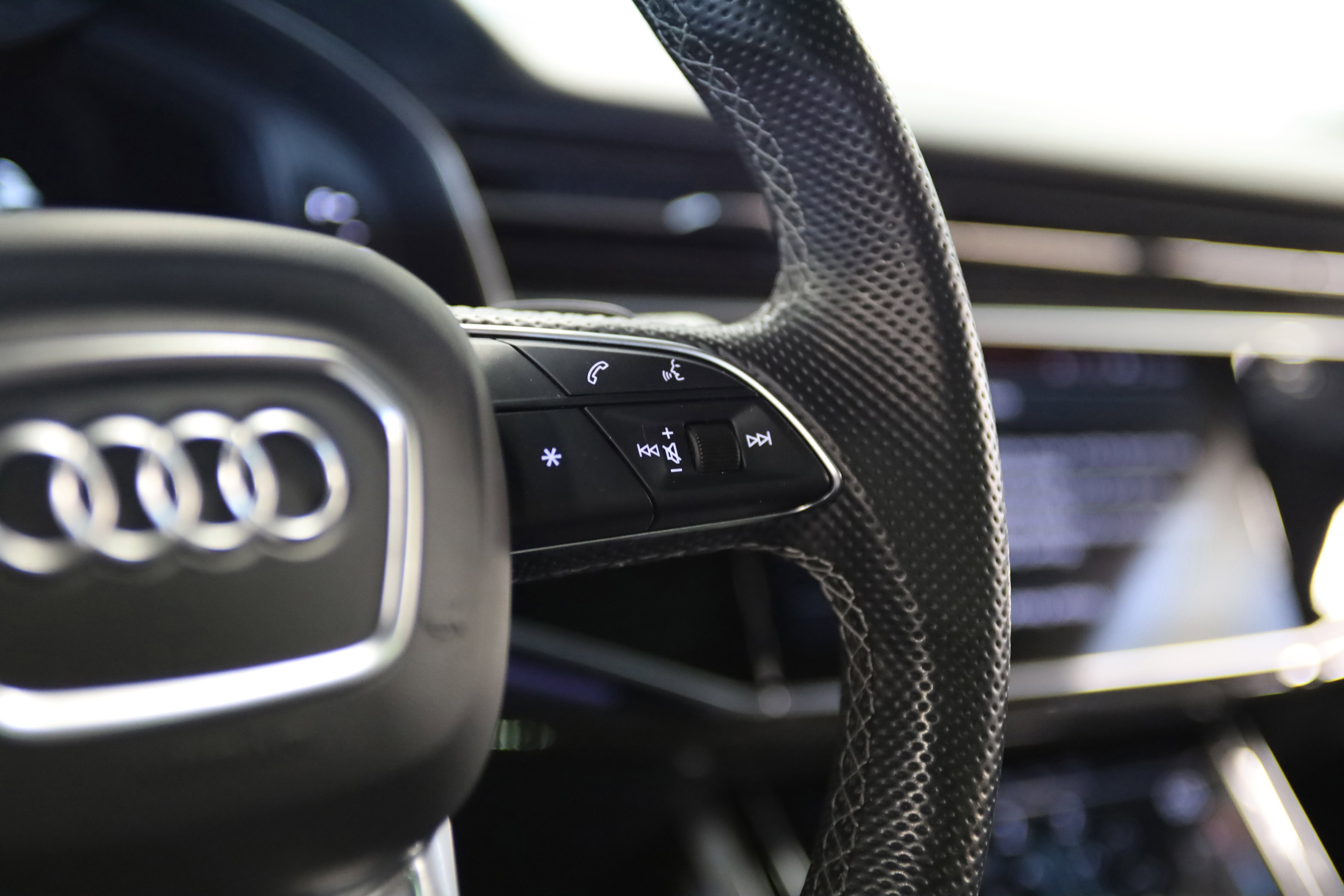 2022 Audi SQ8 Premium Plus