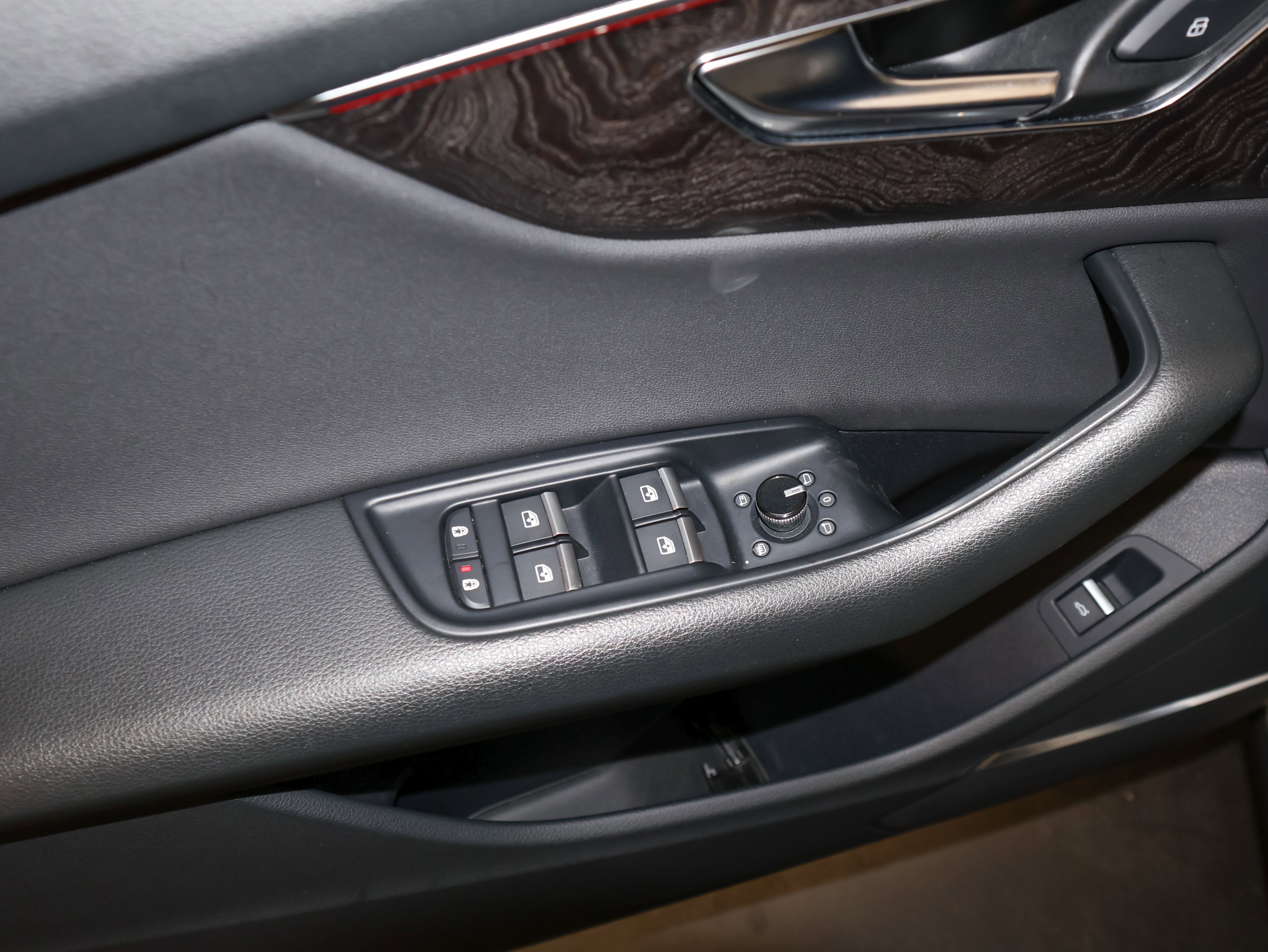 2020 Audi Q8 Premium Plus
