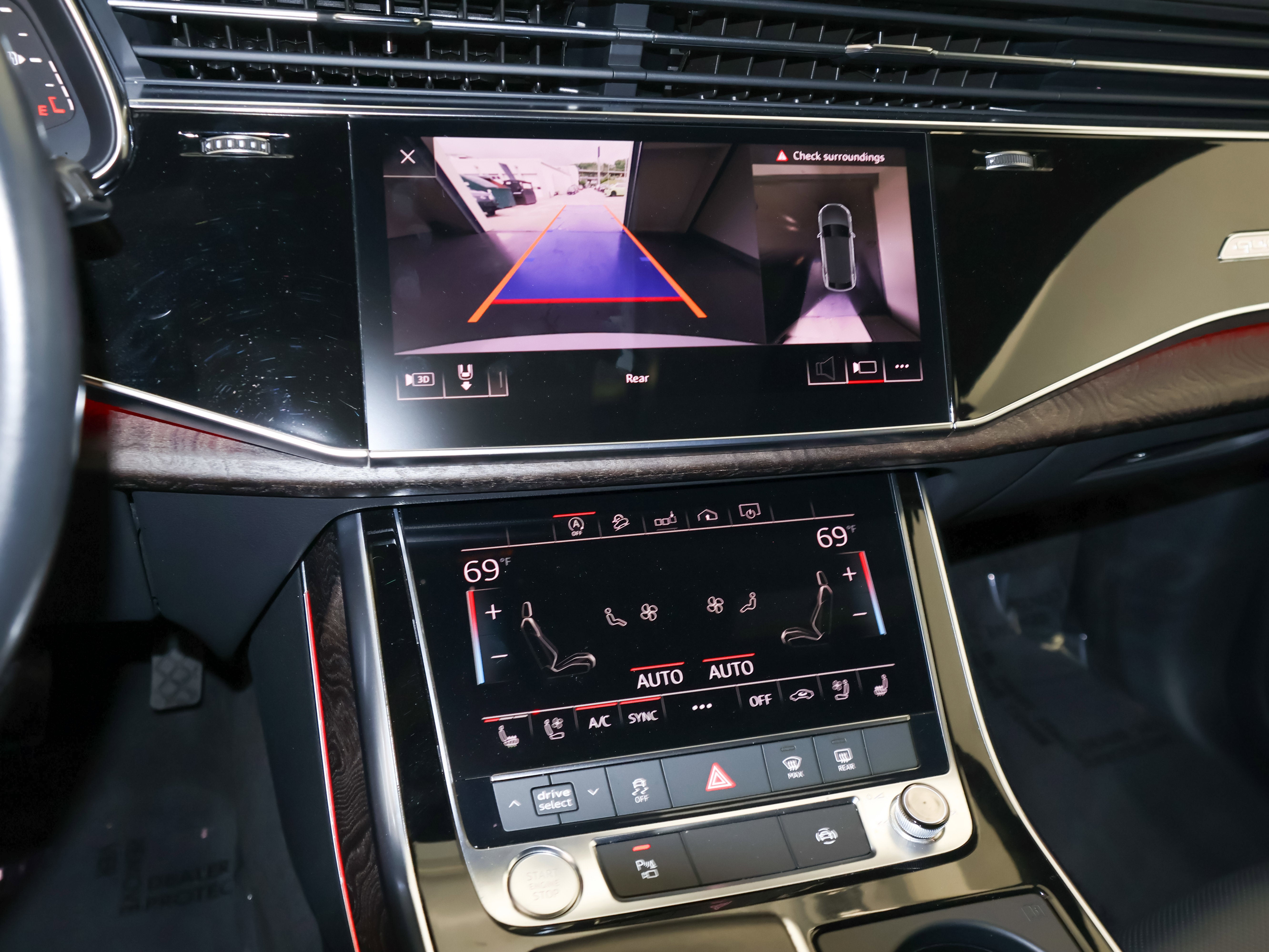 2020 Audi Q8 Premium Plus