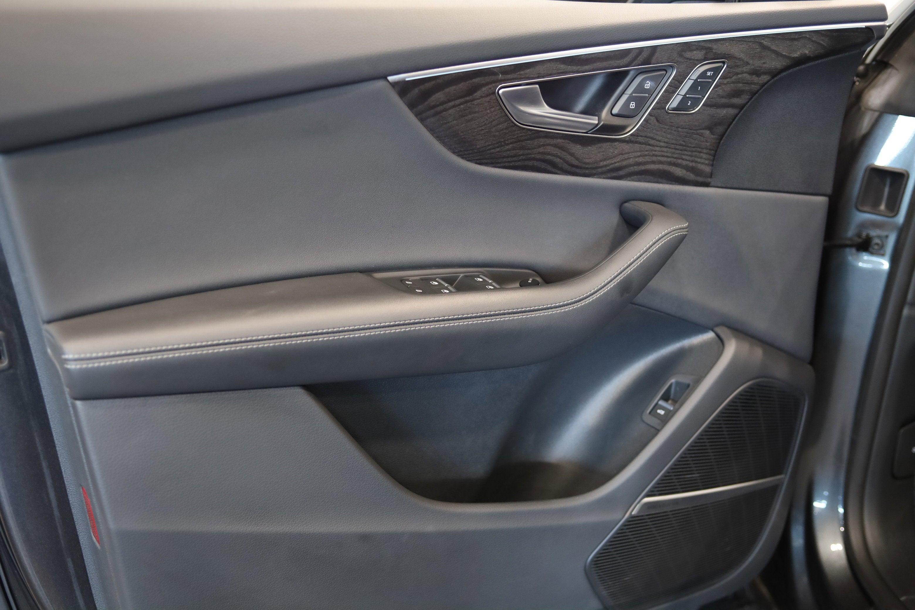 2023 Audi Q8 Premium Plus