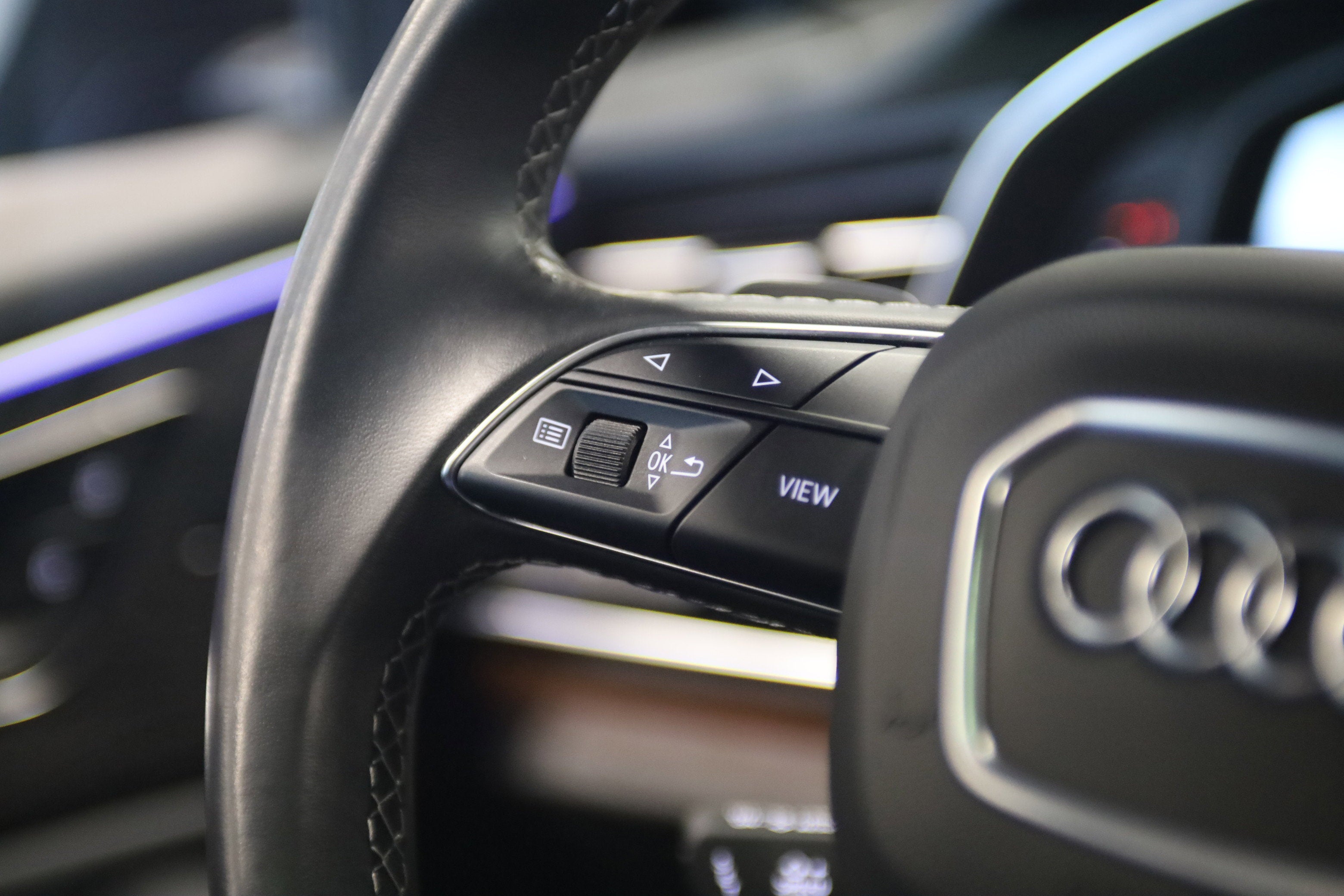 2023 Audi Q8 Premium Plus
