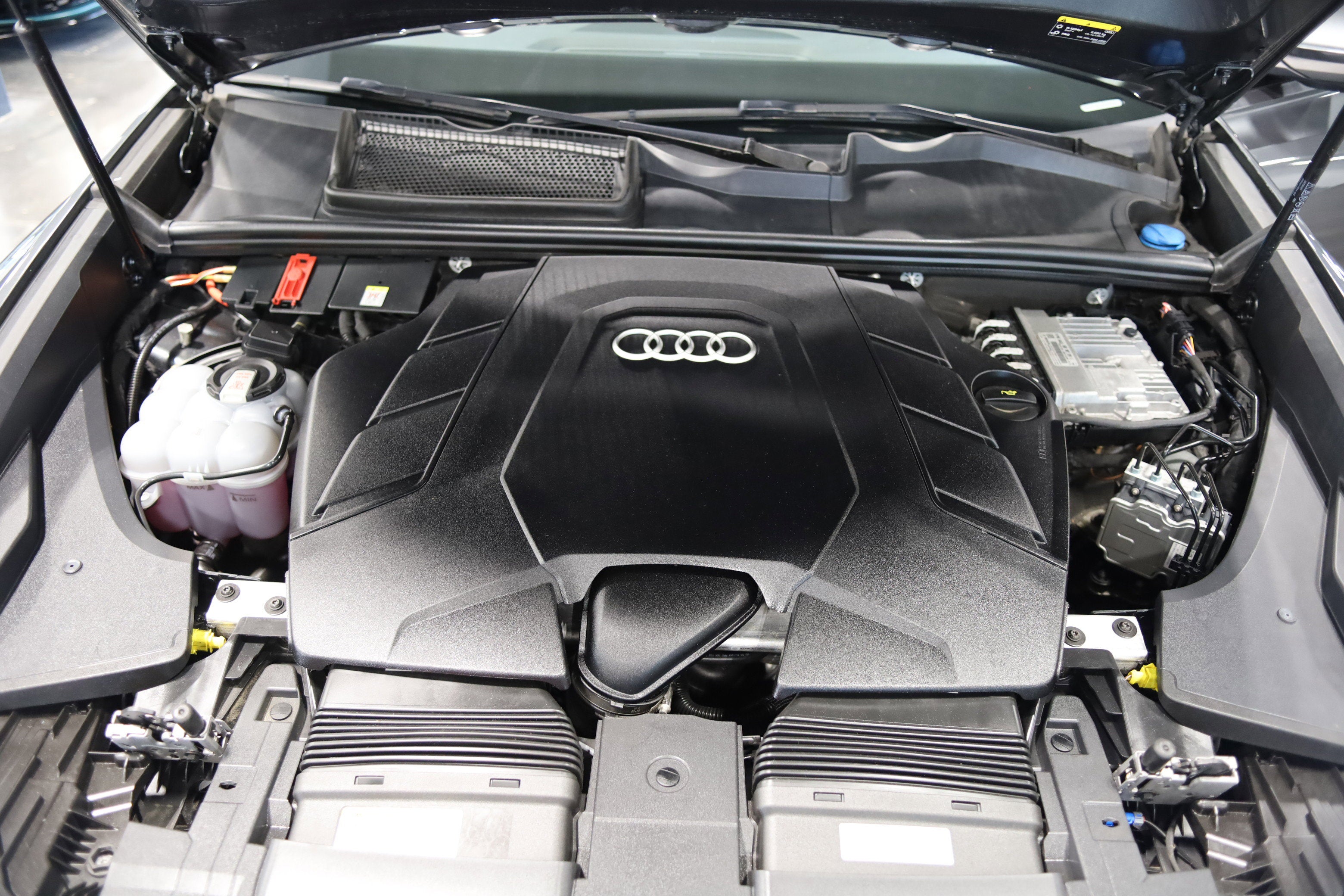 2023 Audi Q8 Premium Plus