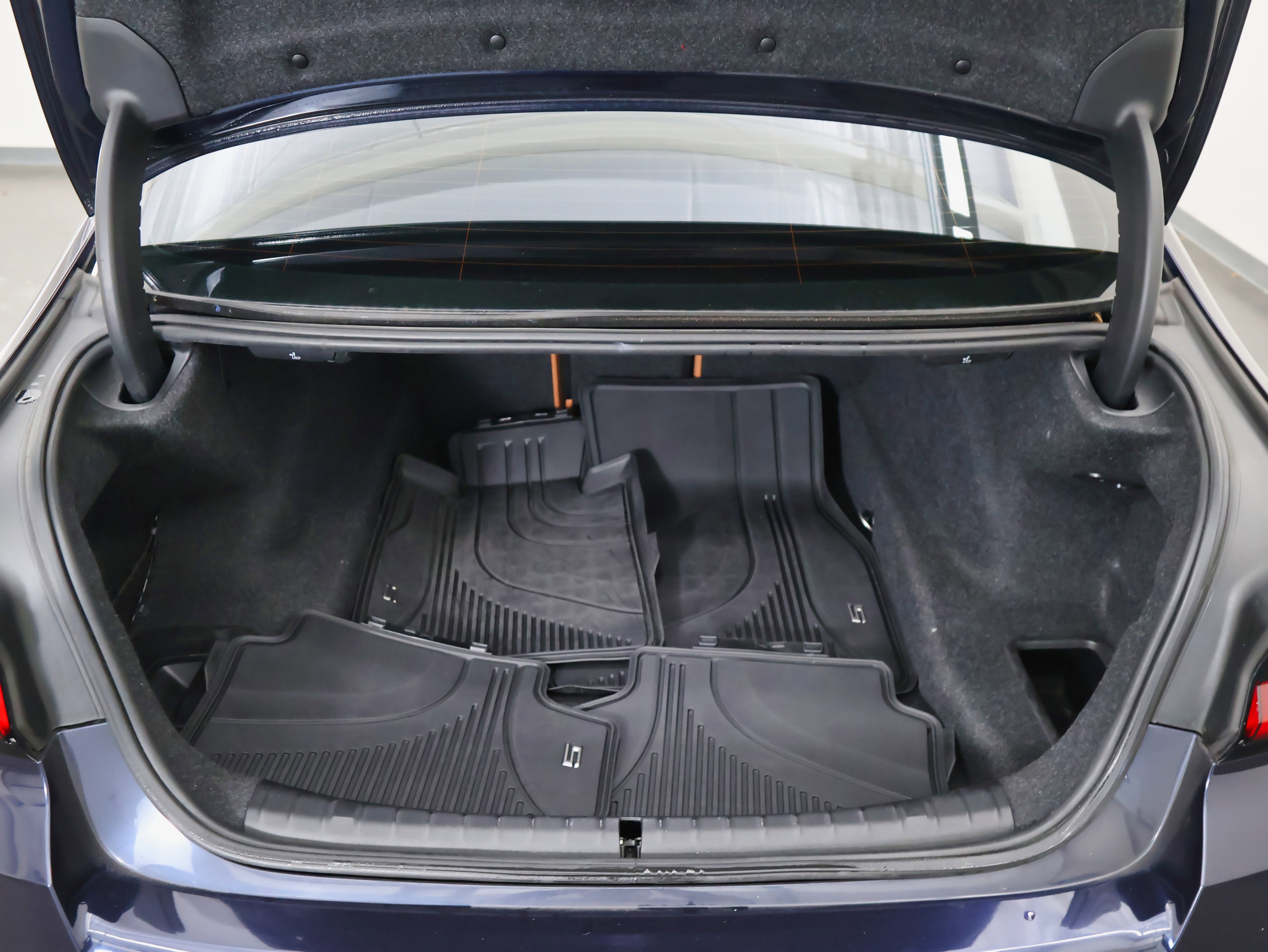 2021 BMW 5 Series M550i xDrive