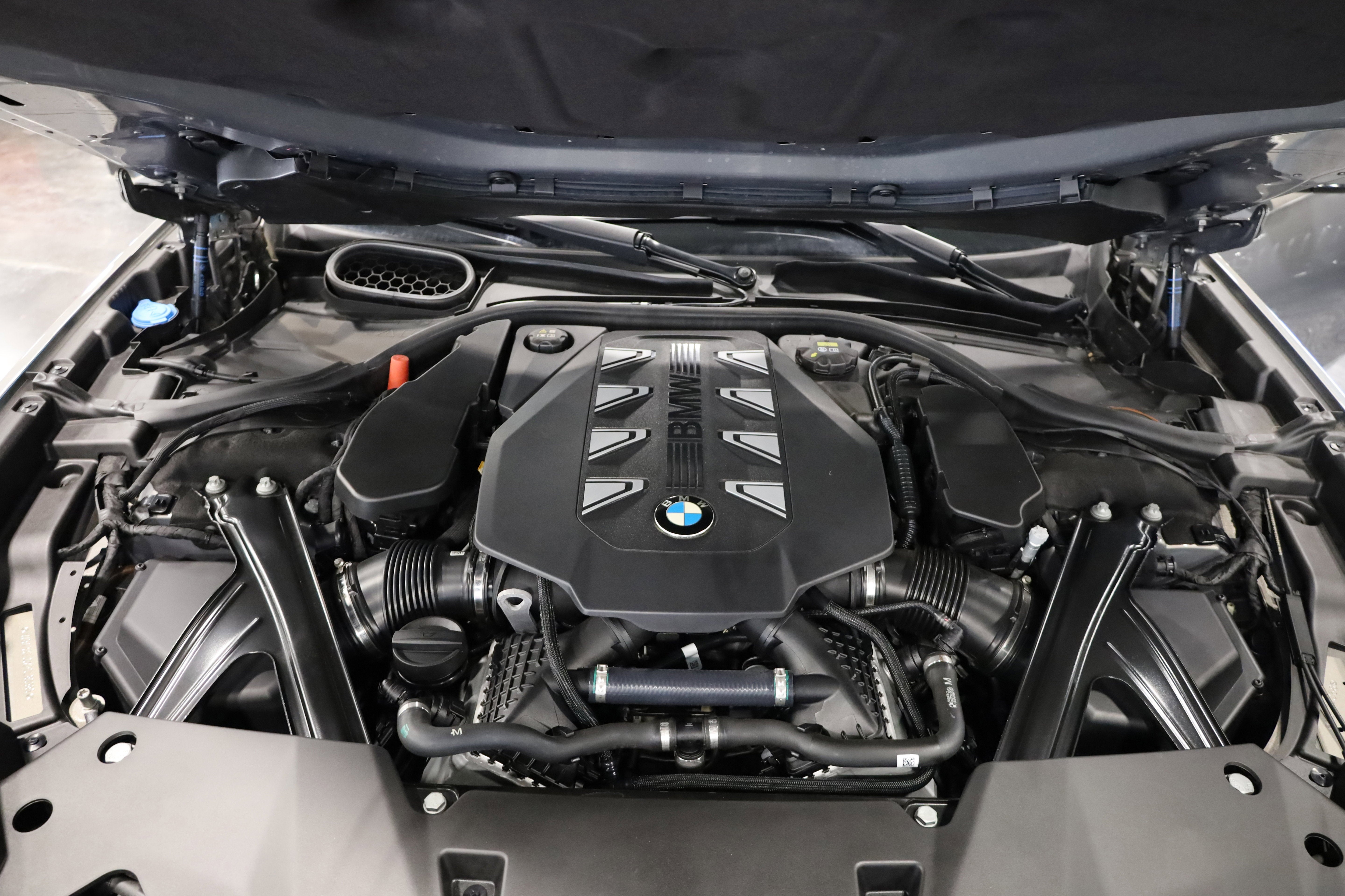 2023 BMW 7 Series 760i xDrive