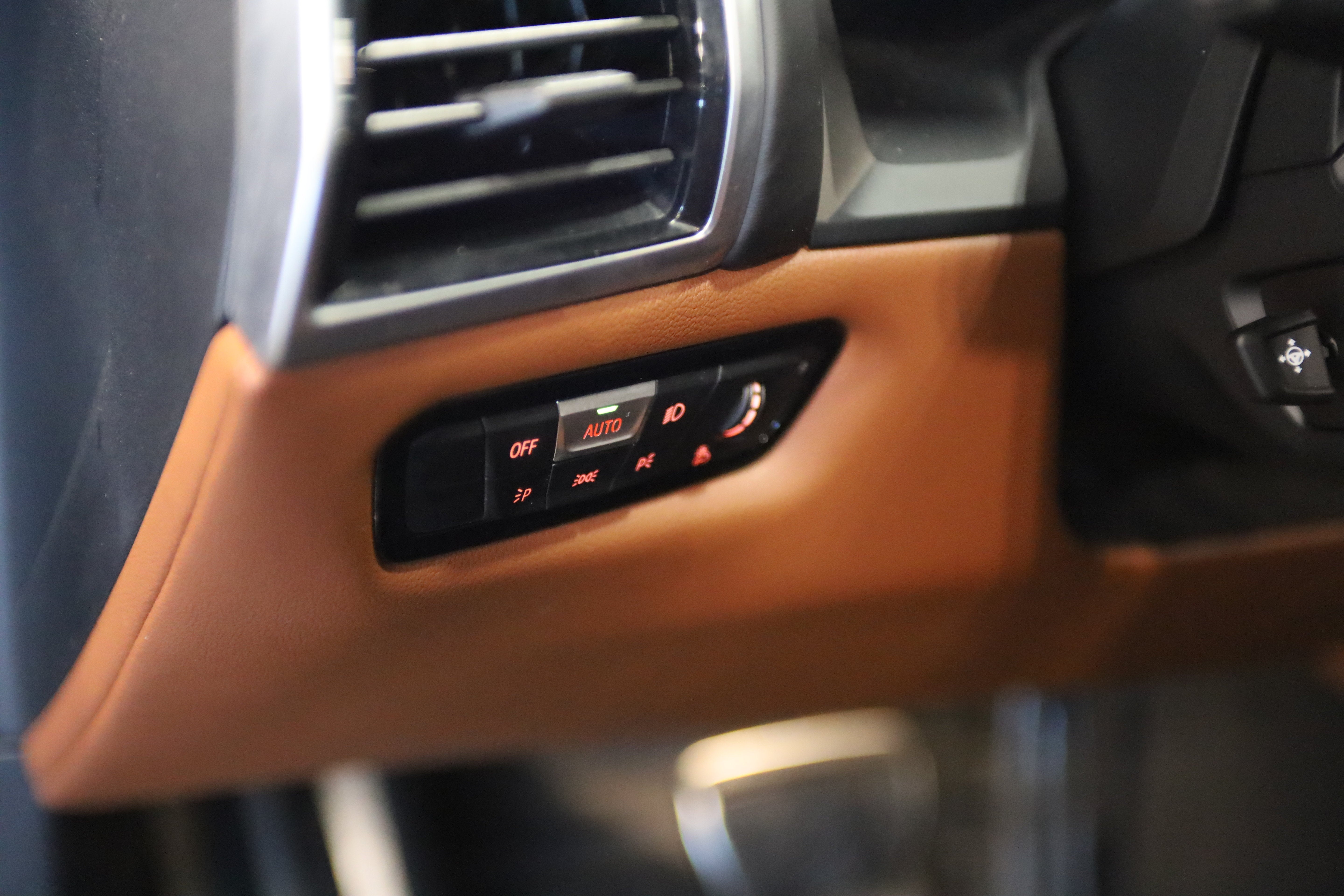 2024 BMW 8 Series M850i