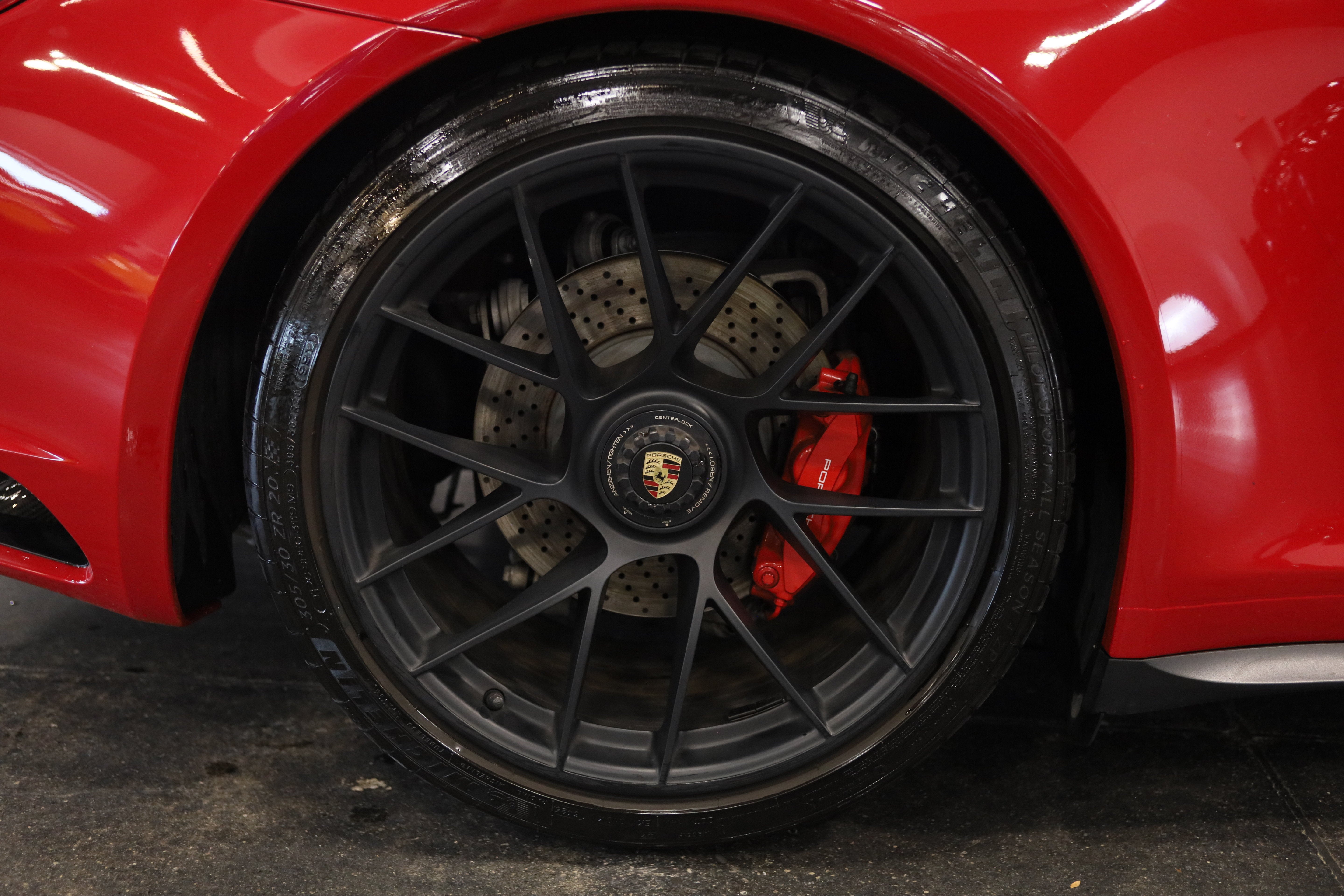 2018 Porsche 911 Carrera 4 GTS