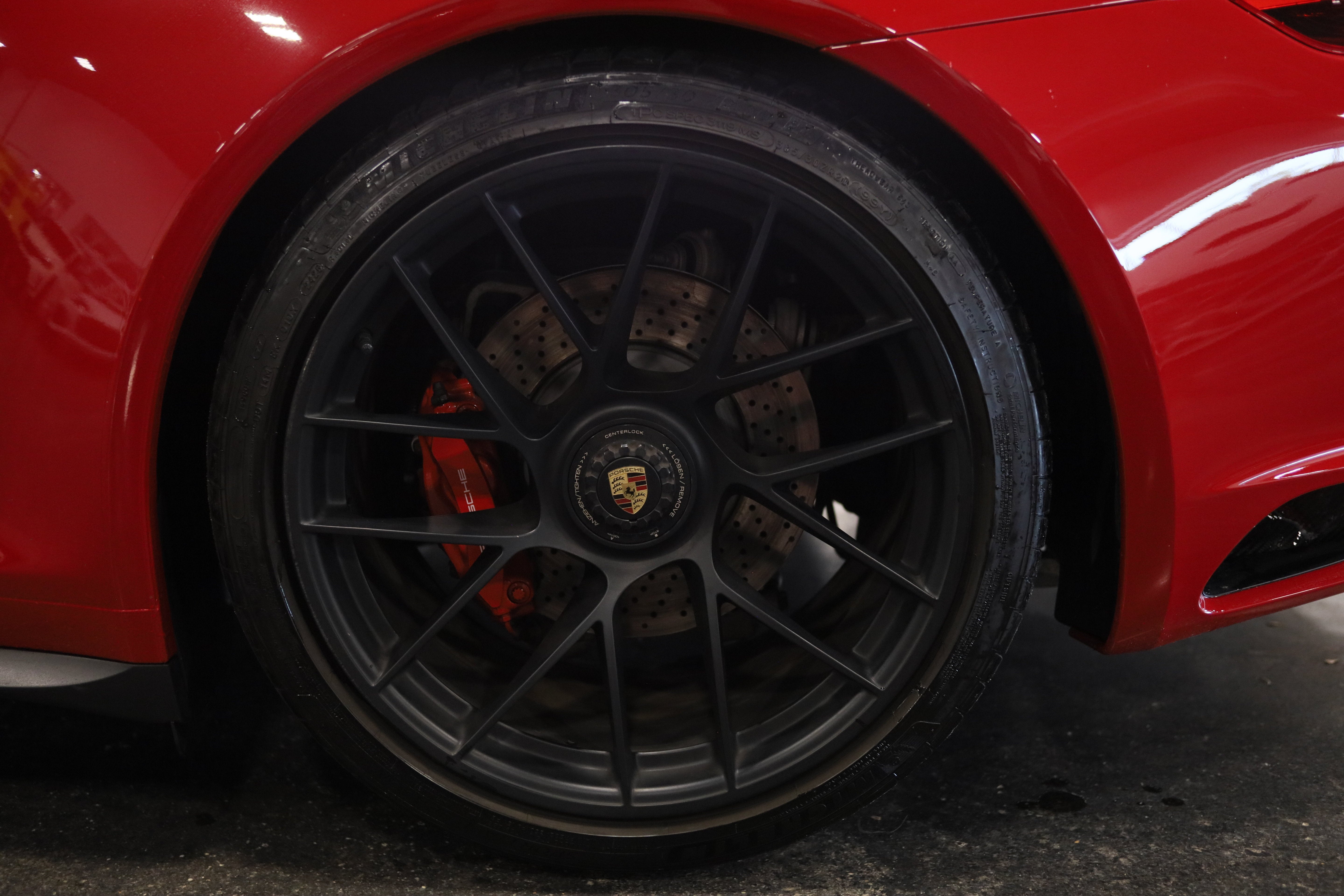 2018 Porsche 911 Carrera 4 GTS
