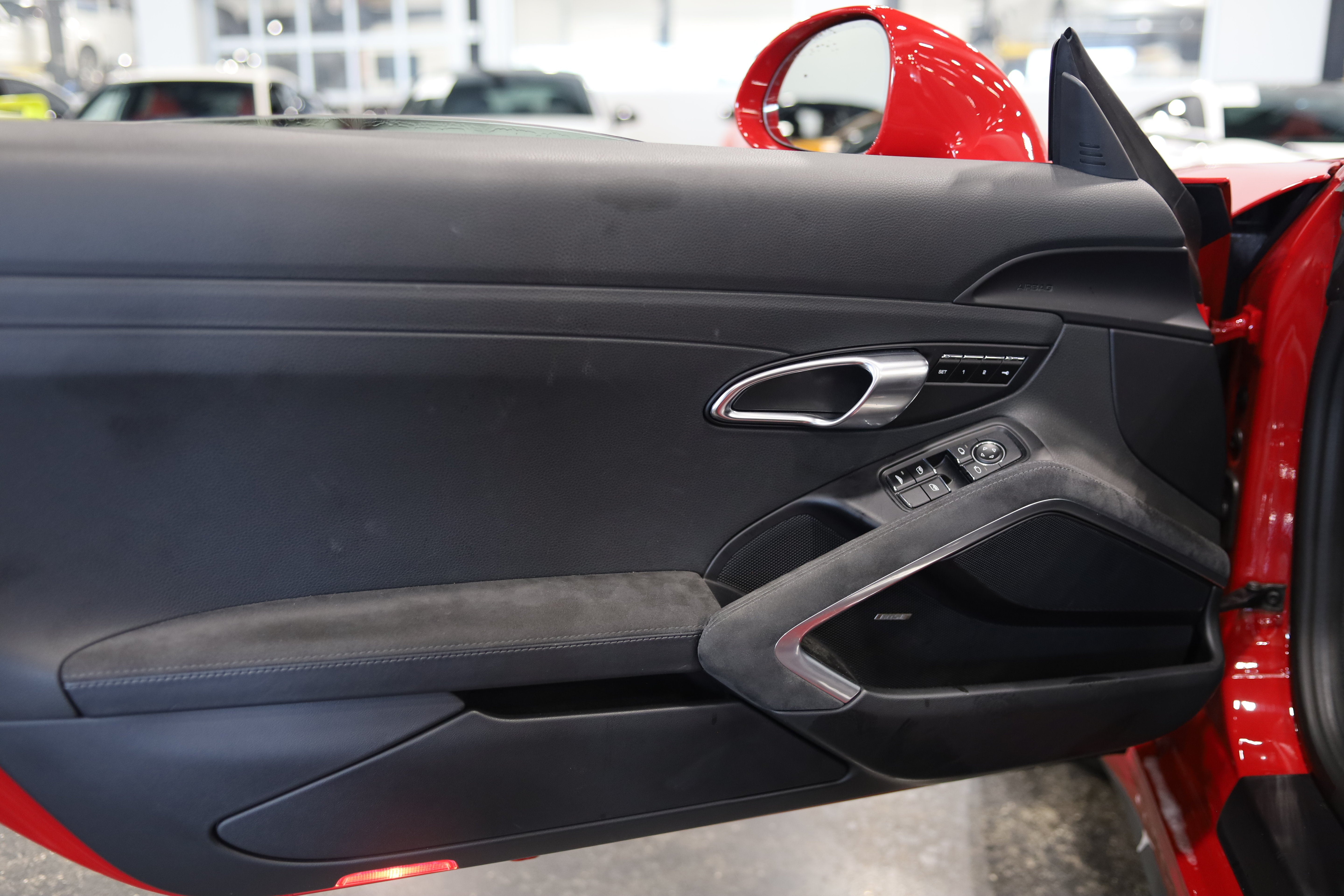 2018 Porsche 911 Carrera 4 GTS
