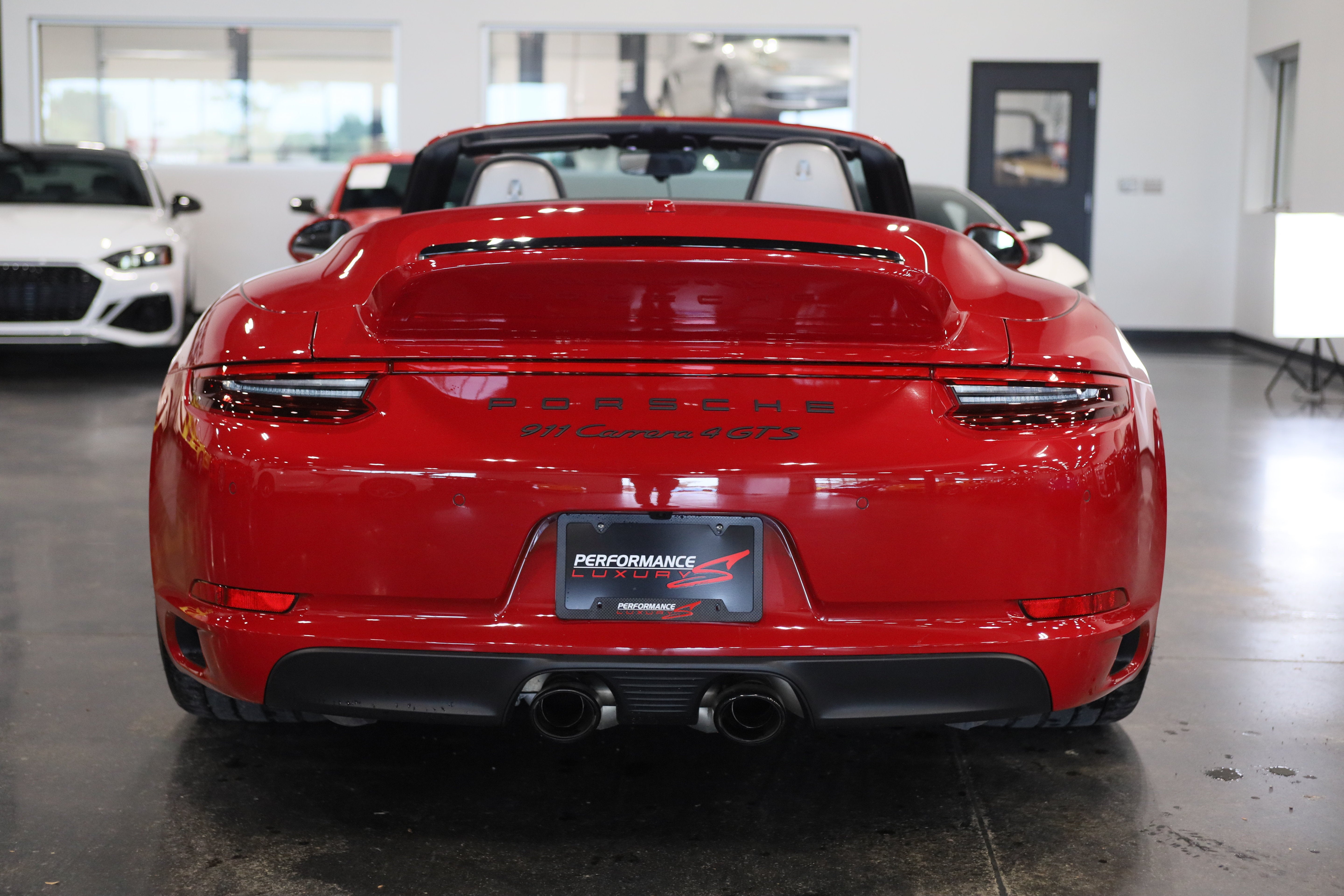 2018 Porsche 911 Carrera 4 GTS