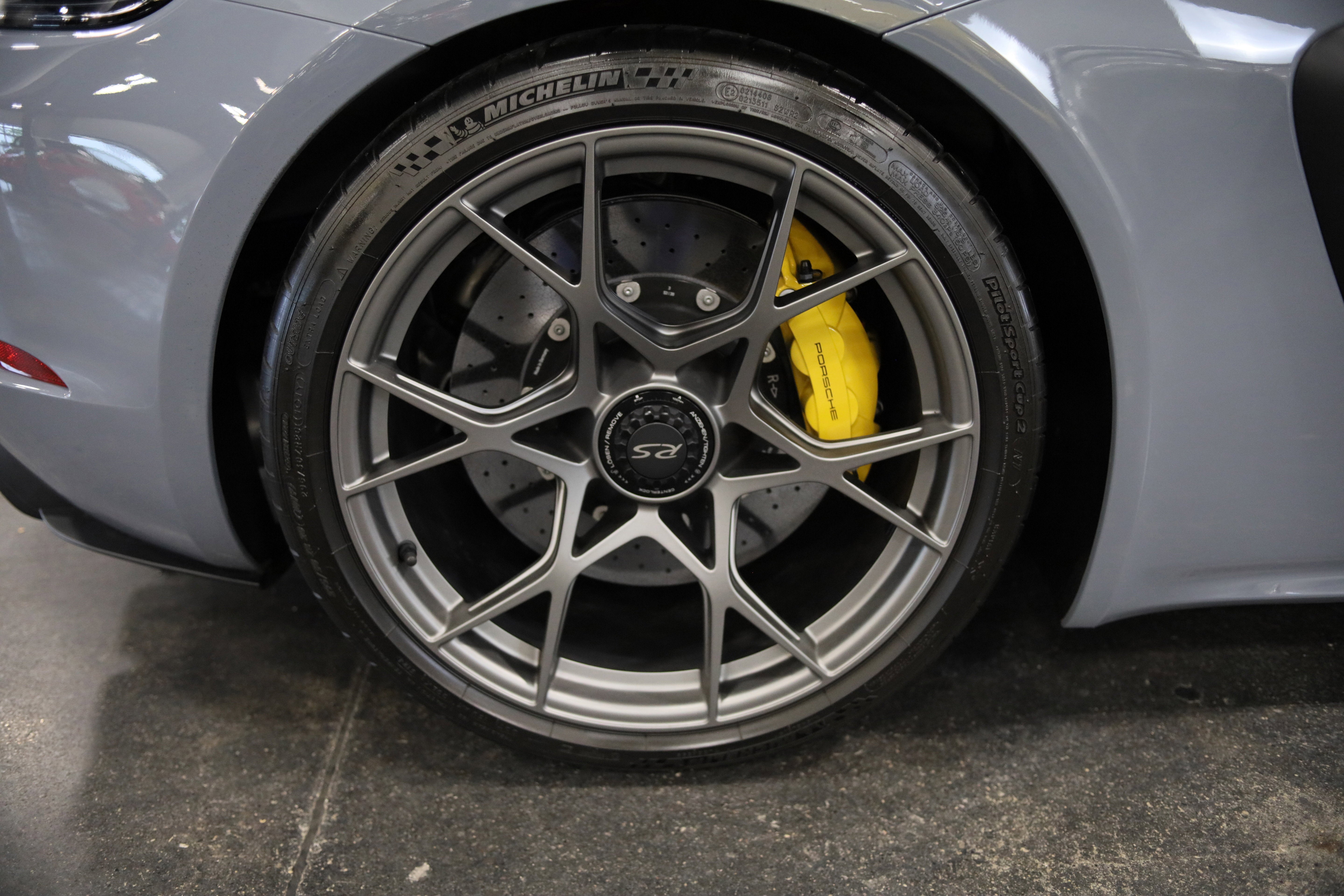 2025 Porsche 718 Spyder RS