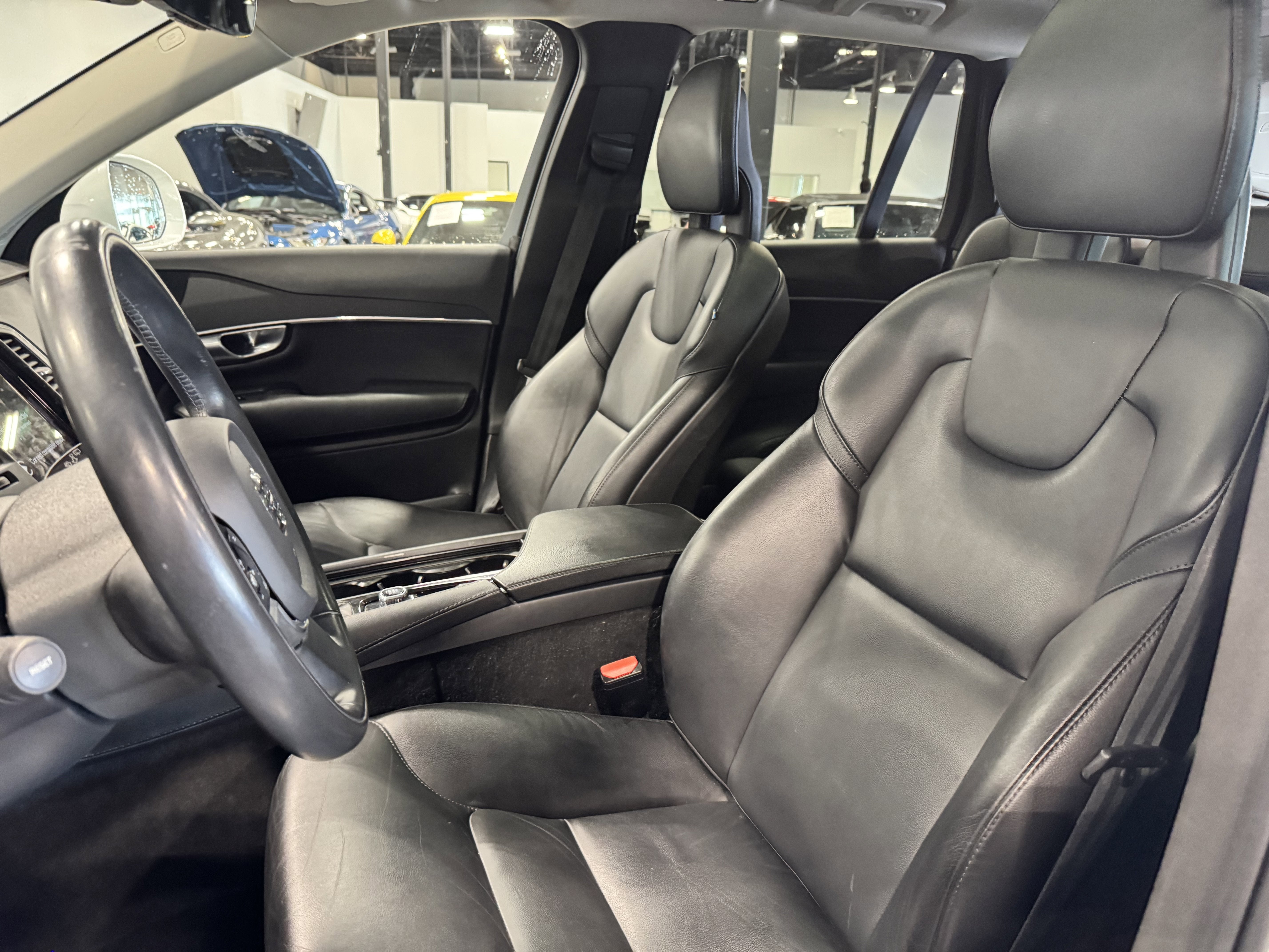 2020 Volvo XC90 Momentum