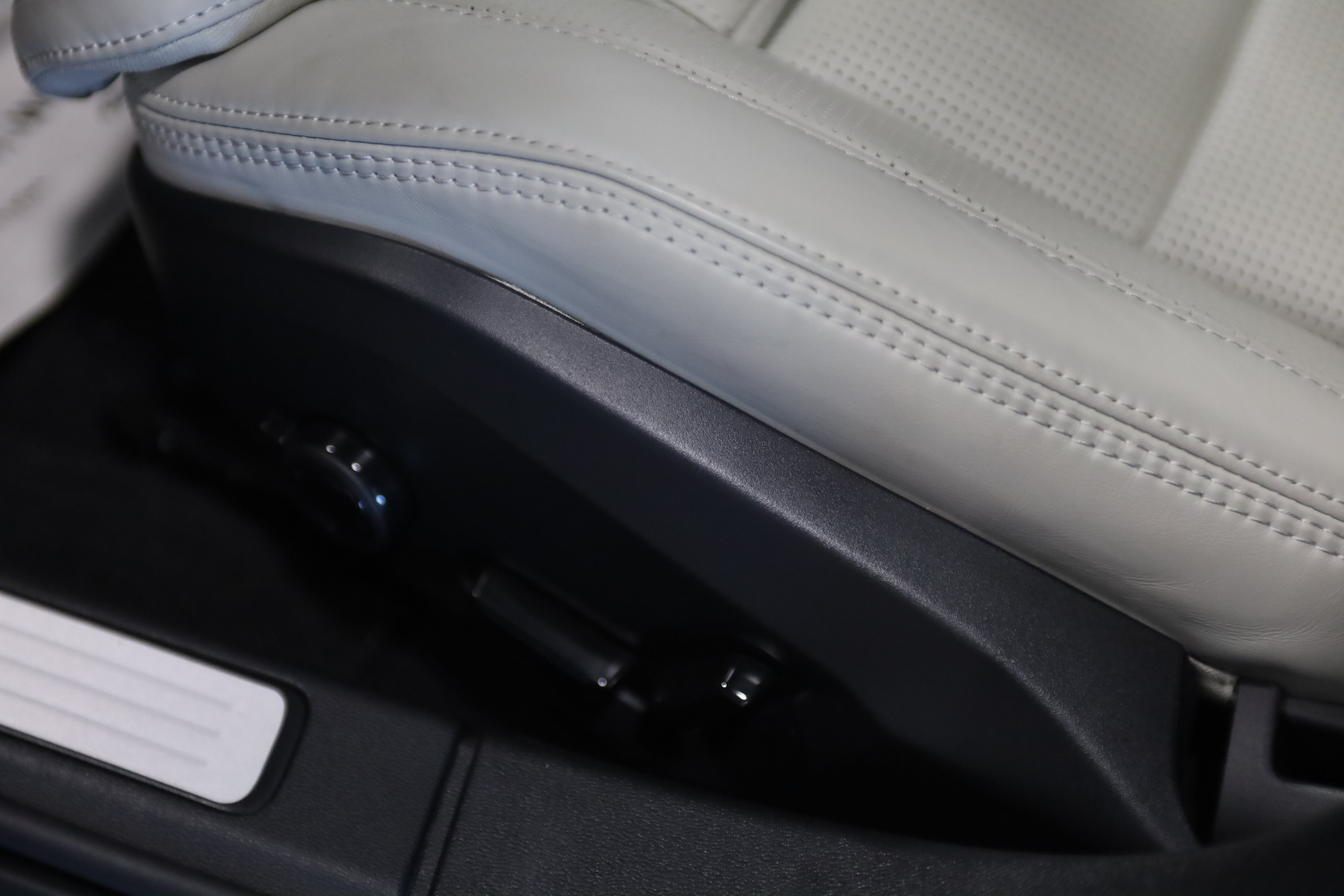 2025 Volvo V60 Cross Country Ultra