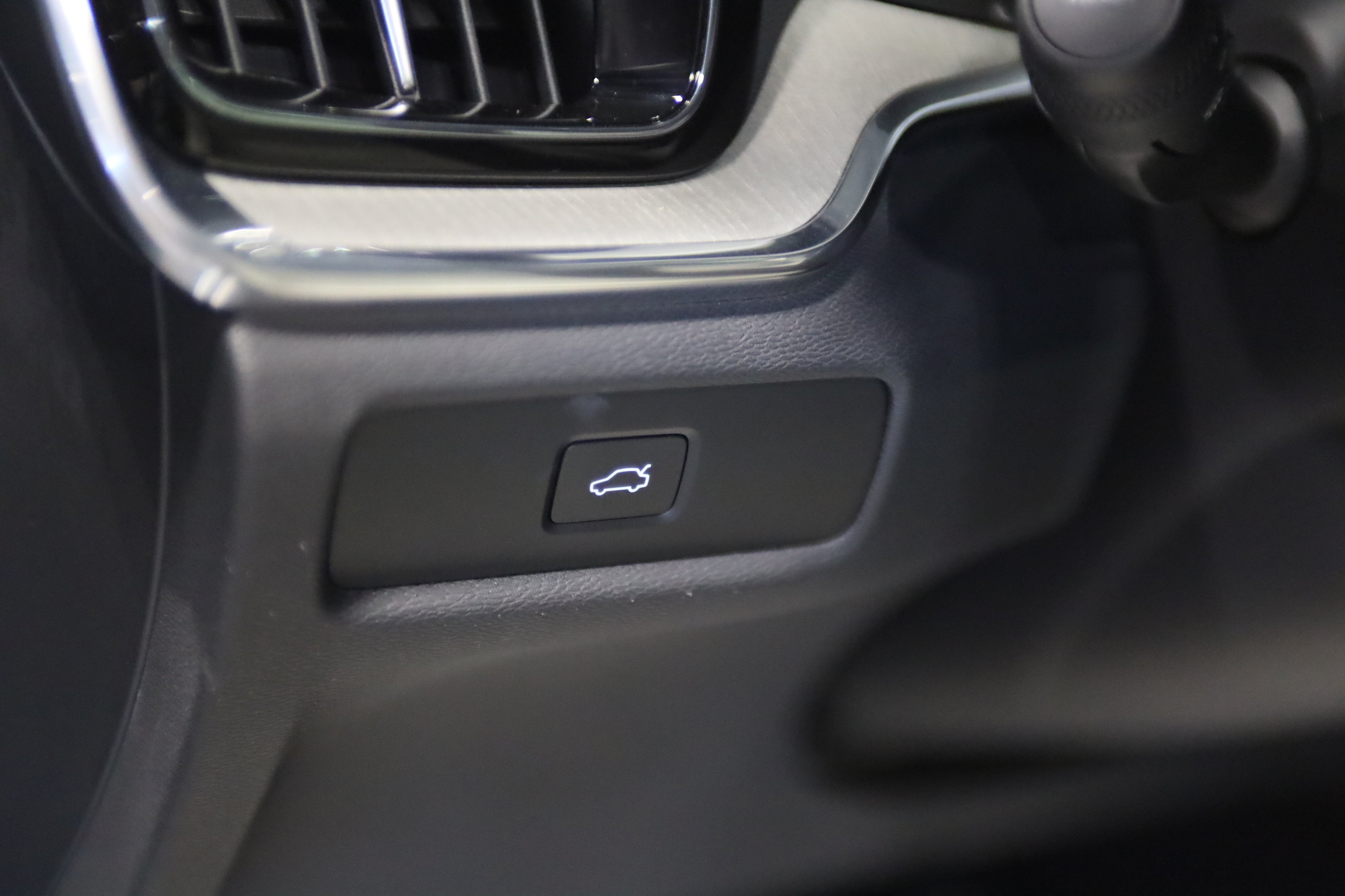 2025 Volvo V60 Cross Country Ultra