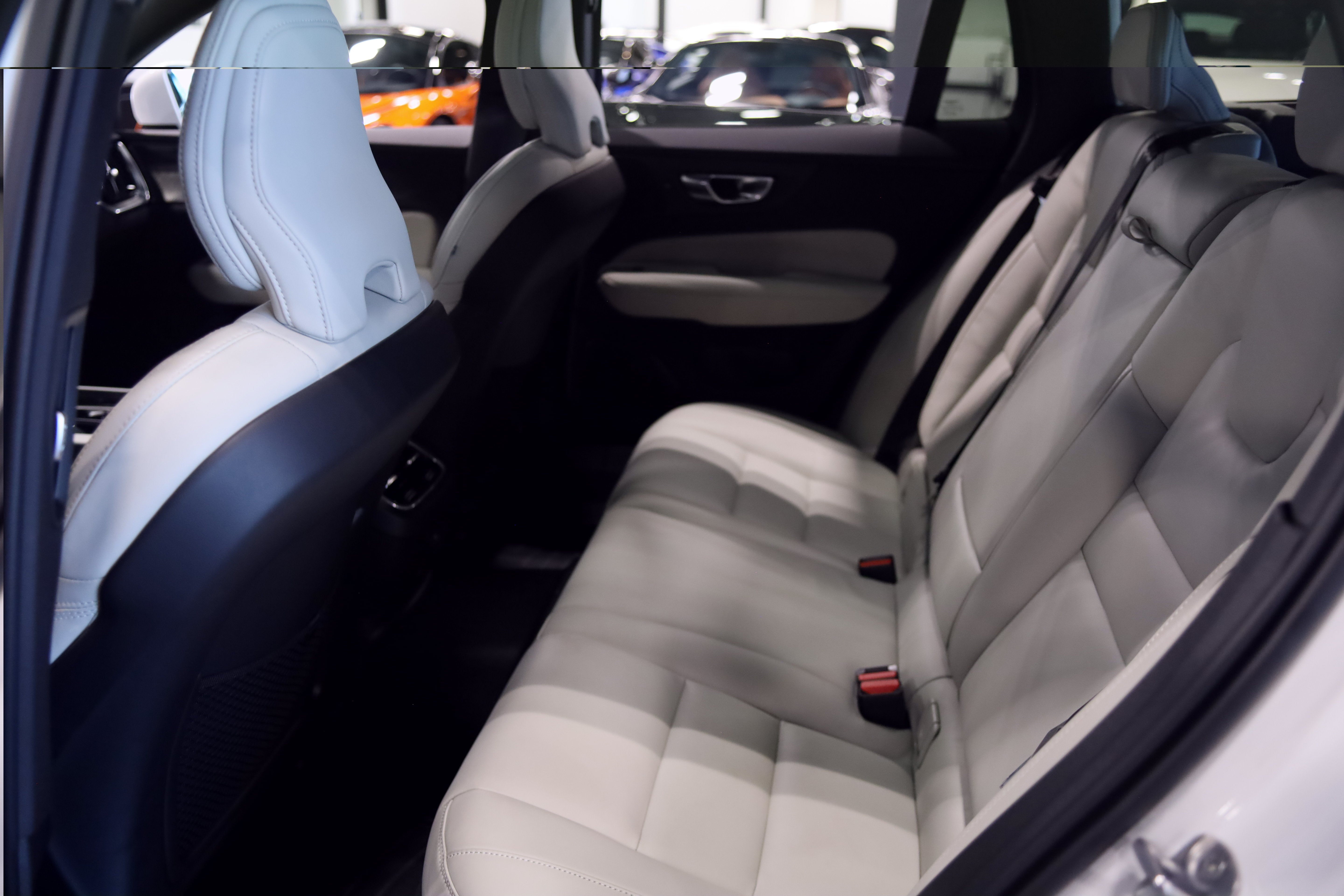 2025 Volvo V60 Cross Country Ultra