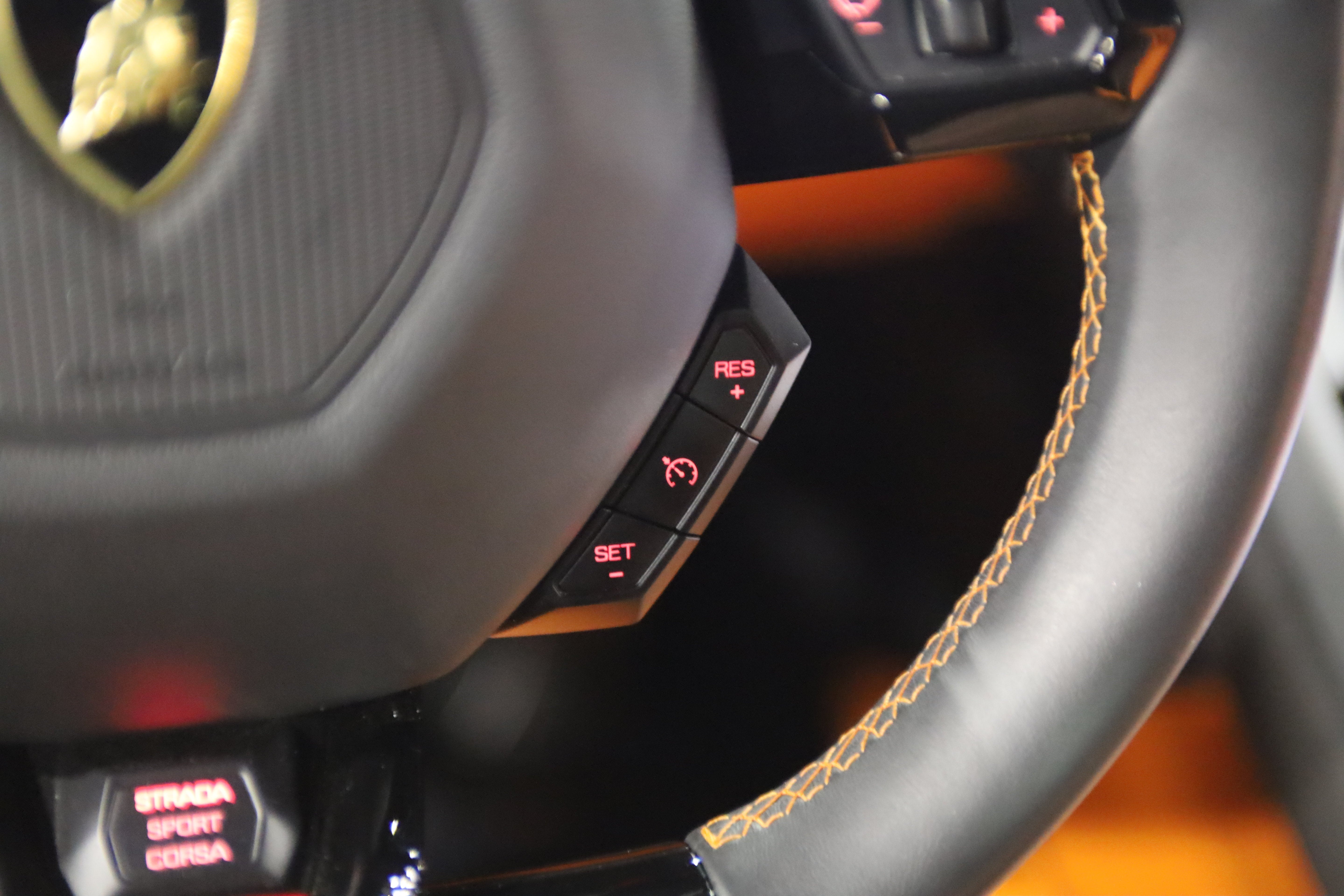 2020 Lamborghini Huracan EVO Base