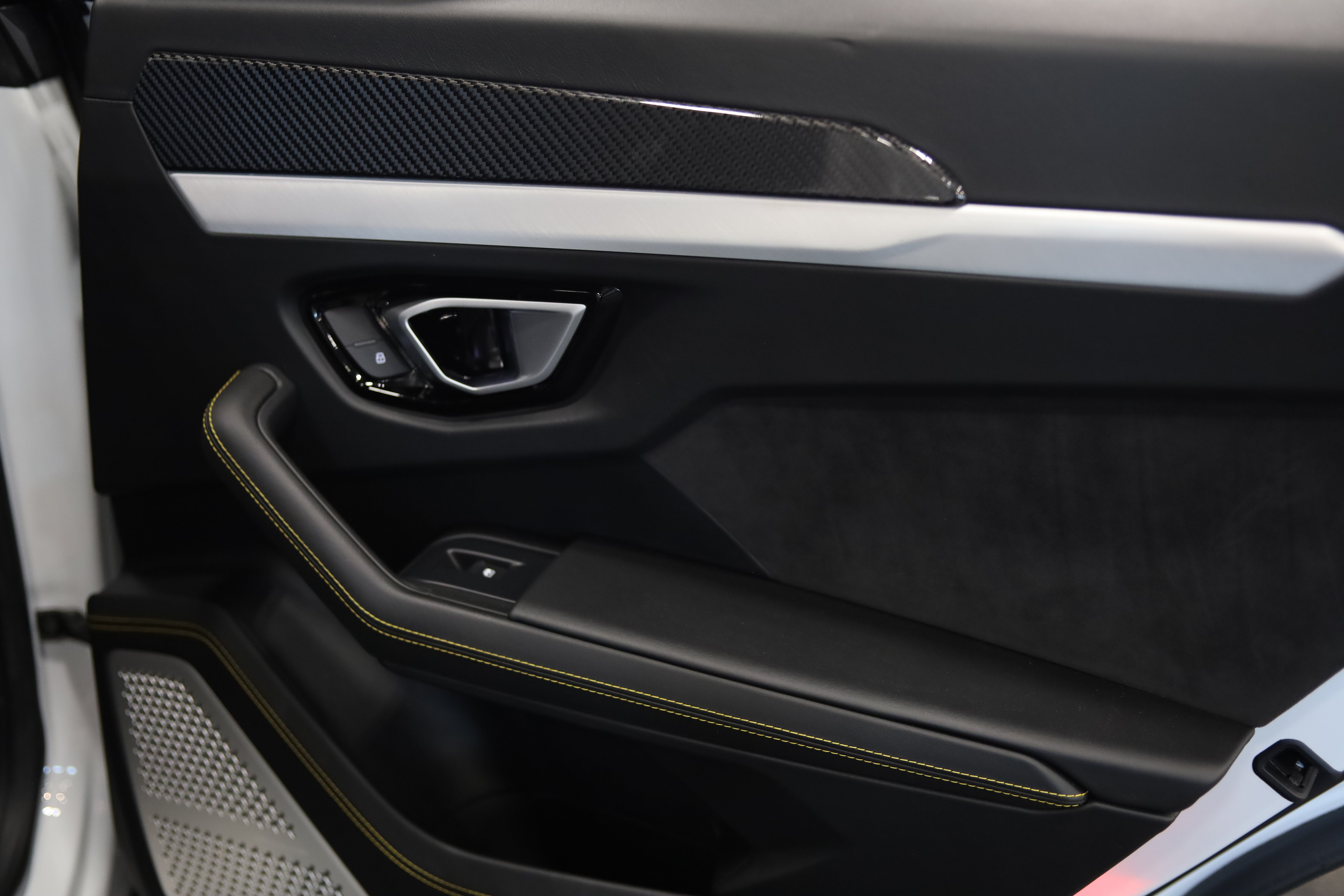 2019 Lamborghini Urus Base