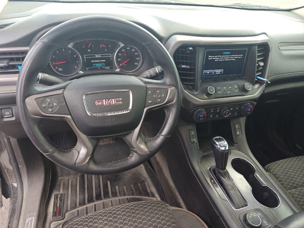 2017 GMC Acadia SLE-2