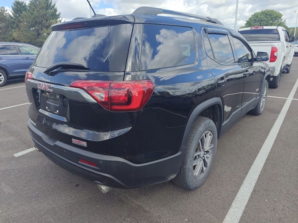 2017 GMC Acadia SLE-2