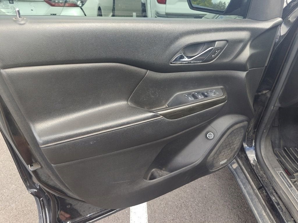 2017 GMC Acadia SLE-2