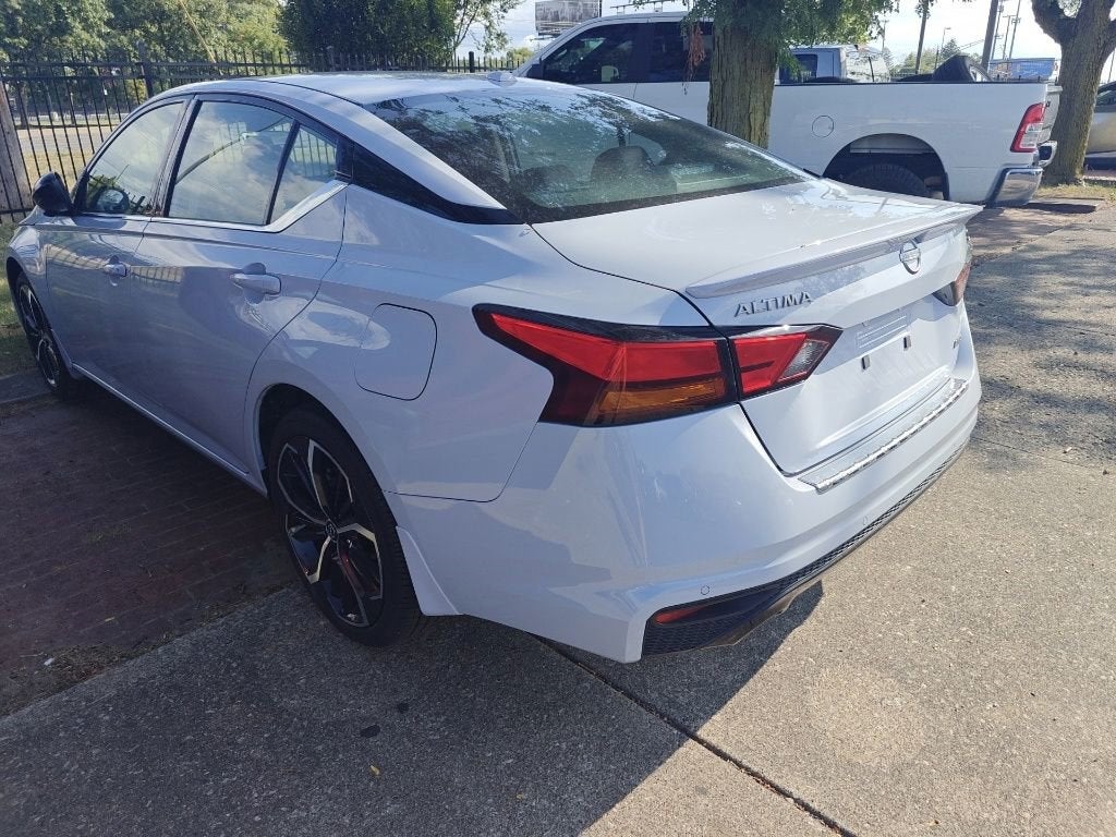 2023 Nissan Altima 2.5 SR