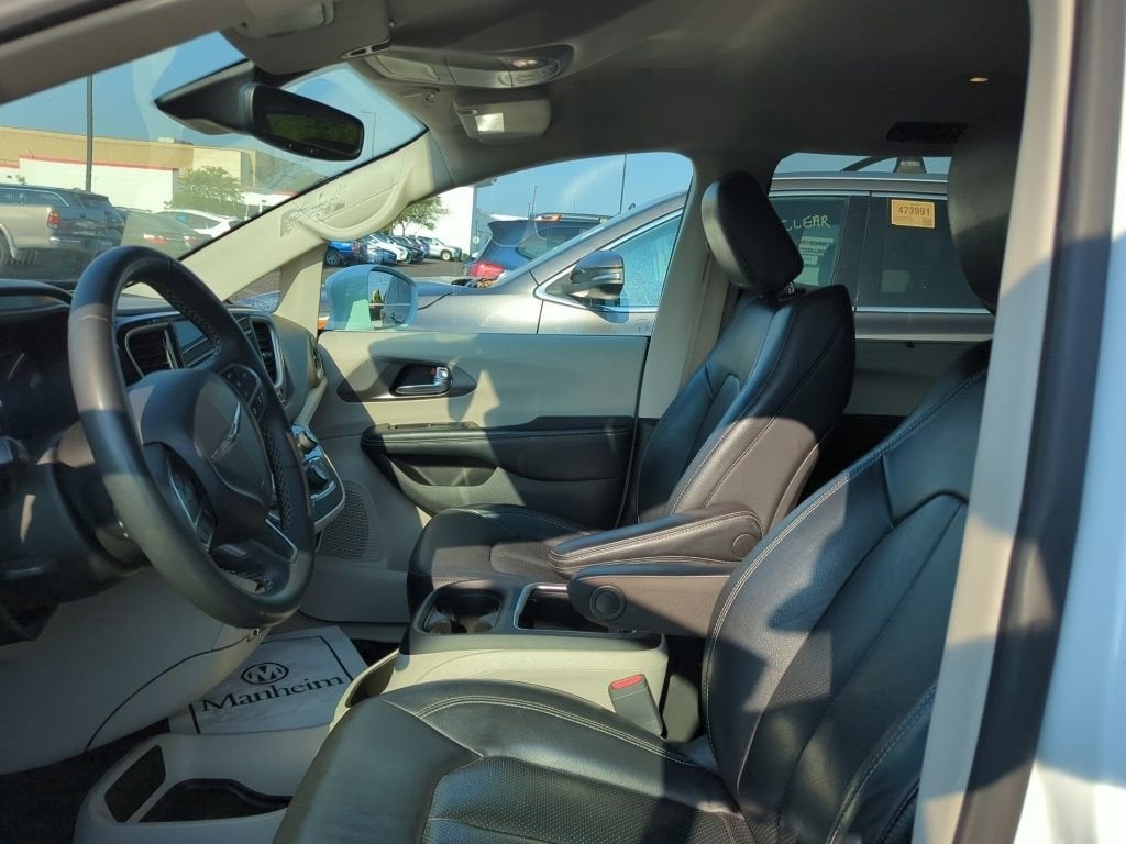 2022 Chrysler Pacifica Touring L