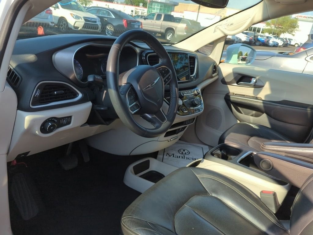 2022 Chrysler Pacifica Touring L