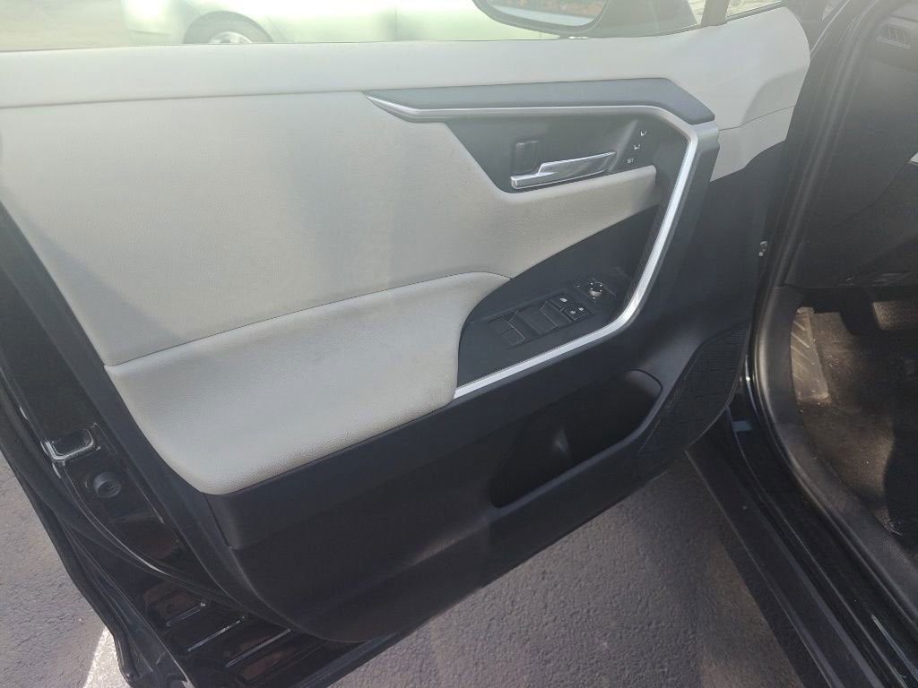 2021 Toyota RAV4 Hybrid XLE Premium