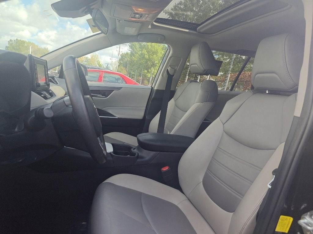 2021 Toyota RAV4 Hybrid XLE Premium