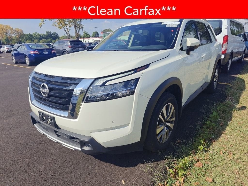 2023 Nissan Pathfinder SL