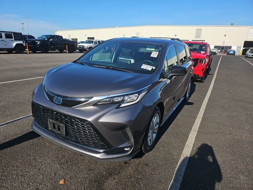 2022 Toyota Sienna XSE