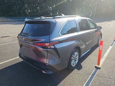 2022 Toyota Sienna XSE