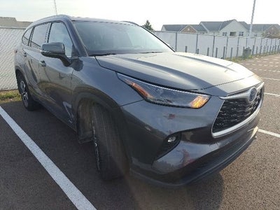 2022 Toyota Highlander Hybrid XLE
