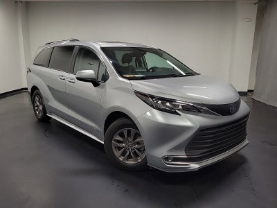 2021 Toyota Sienna XLE