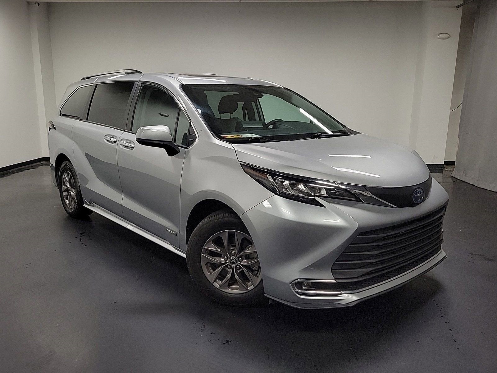 2021 Toyota Sienna XLE