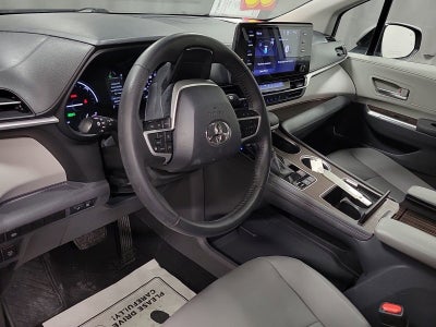 2021 Toyota Sienna XLE