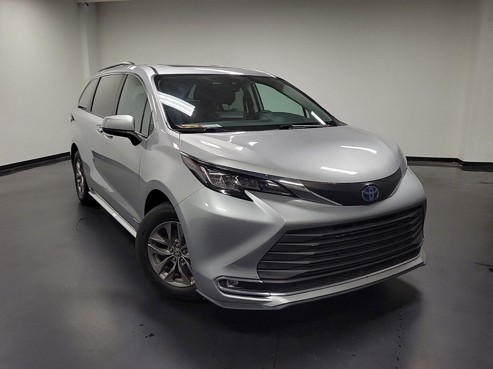 2021 Toyota Sienna XLE