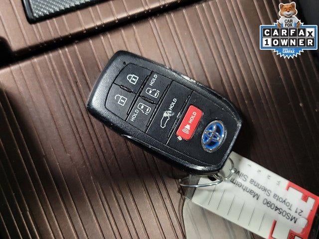 2021 Toyota Sienna XLE