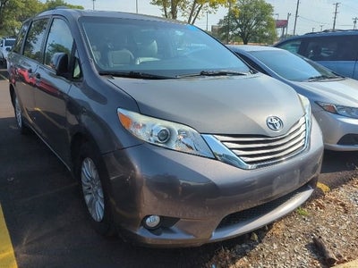 2017 Toyota Sienna XLE