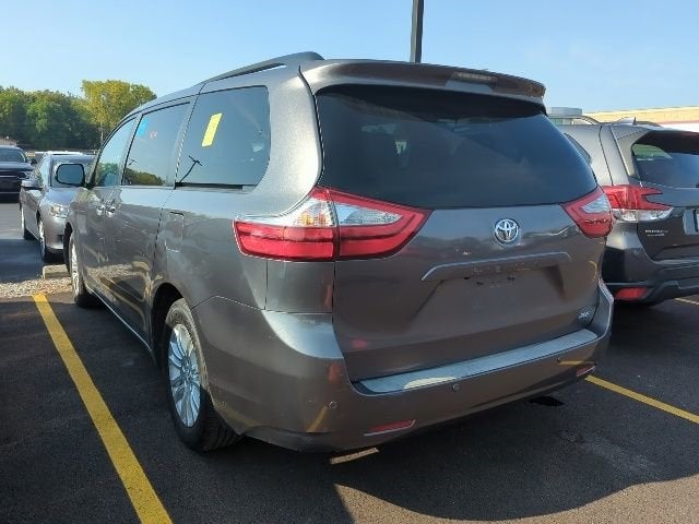 2017 Toyota Sienna XLE