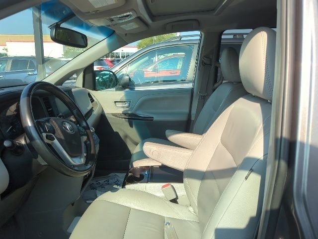 2017 Toyota Sienna XLE