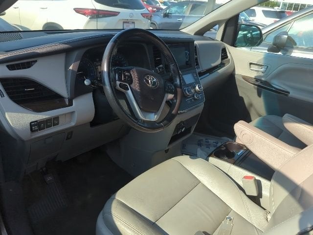 2017 Toyota Sienna XLE
