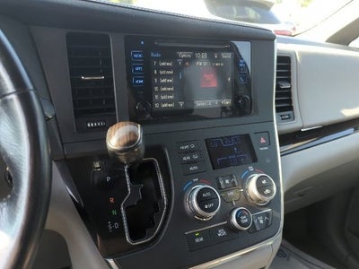 2017 Toyota Sienna XLE