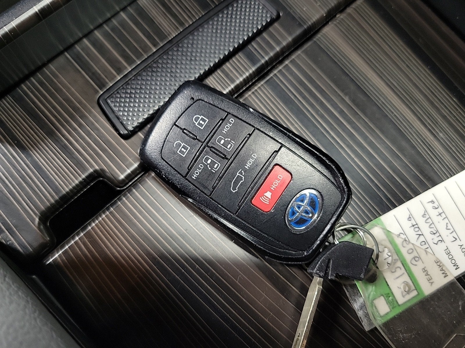 2023 Toyota Sienna Limited