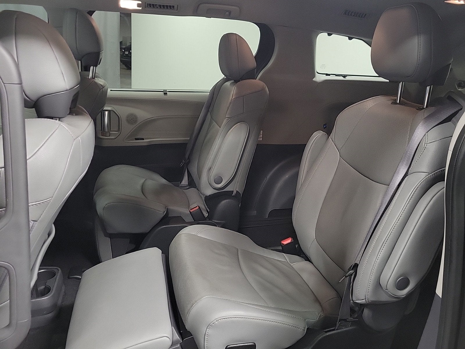 2023 Toyota Sienna Limited