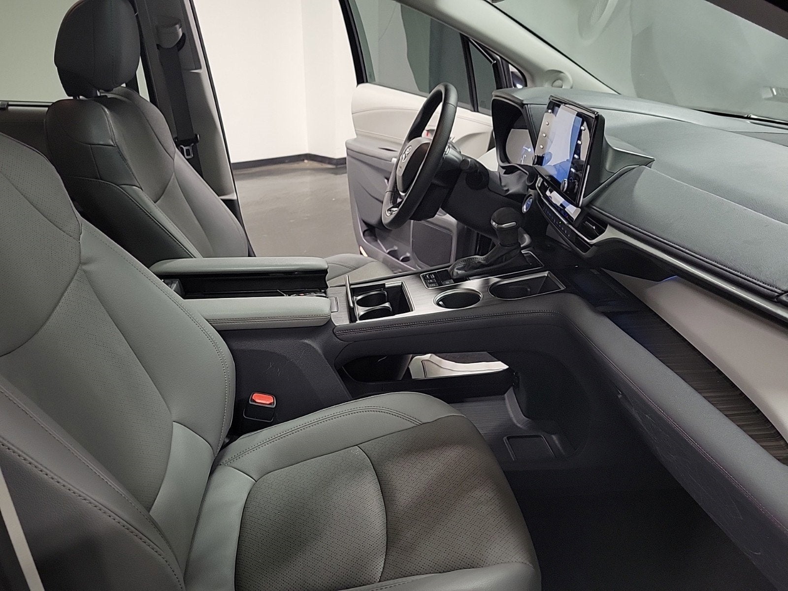 2023 Toyota Sienna Limited